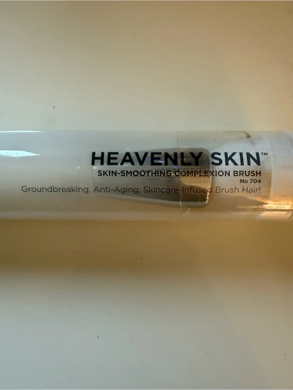 IT Cosmetics Heavenly Skin Skin Smoothing Complexion Brush No. 704 New Sealed